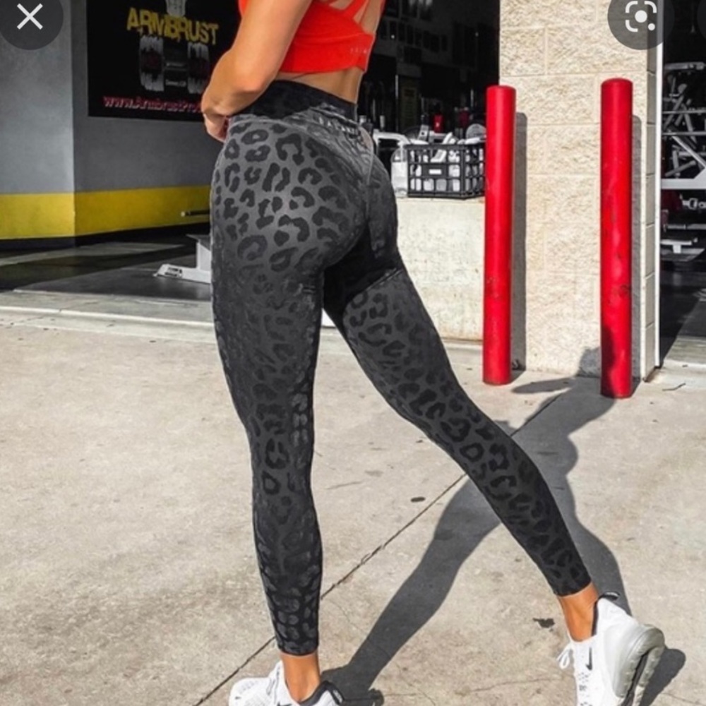 Balance athletica/shop vitality lux panther kingdom collection leggings size M